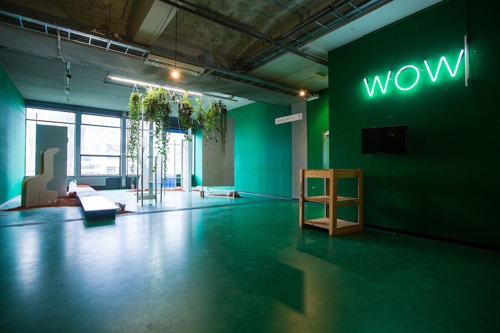 Wow Amsterdam Hostel Exterior photo